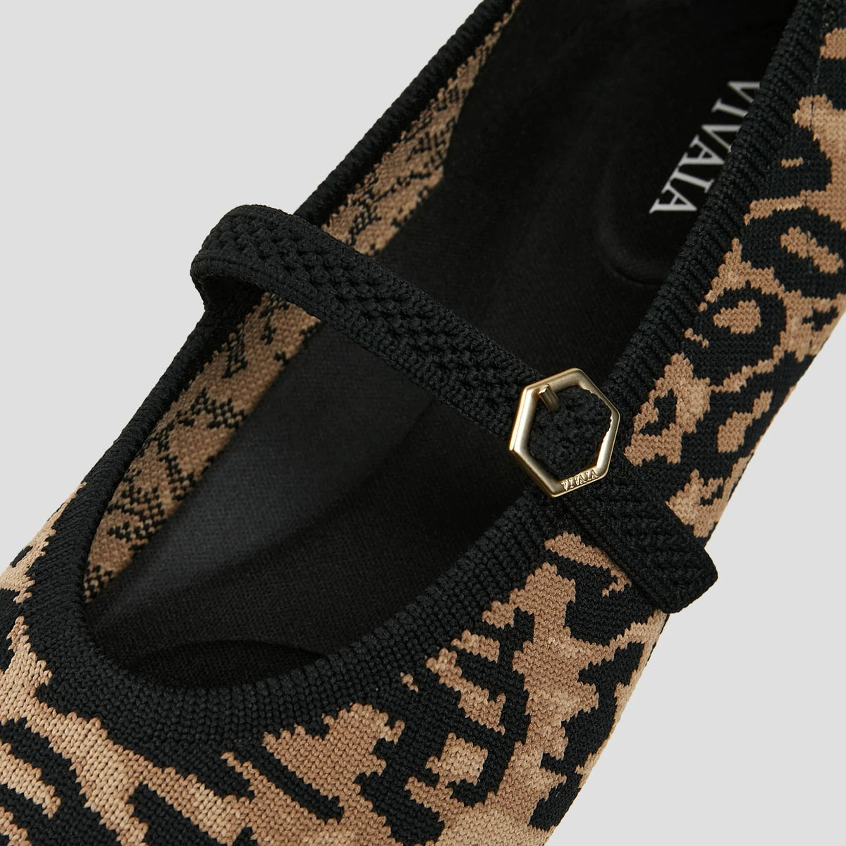 [Tamia Mary-Jane] AdaptAll™ アーモンドトゥ メリージェーン フラットシューズ