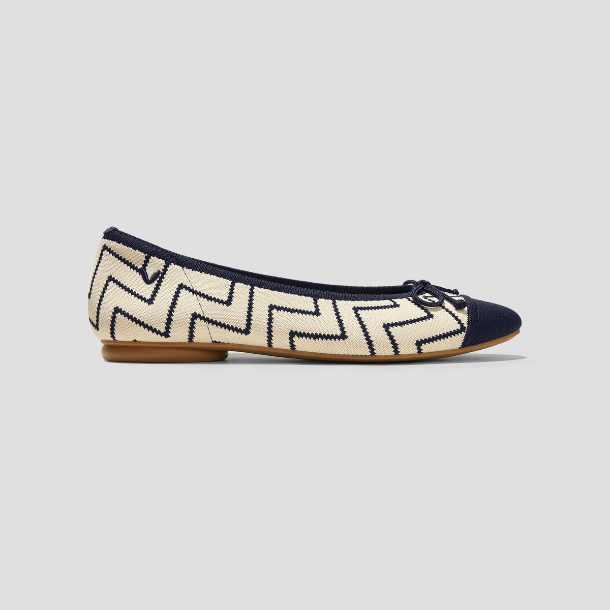 [Tiana] アーモンドトゥ フラットシューズ