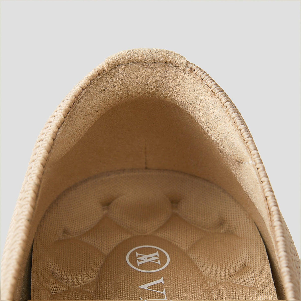 [Tamia Wedge Pro] アーモンドトゥ ウェッジヒール パンプス