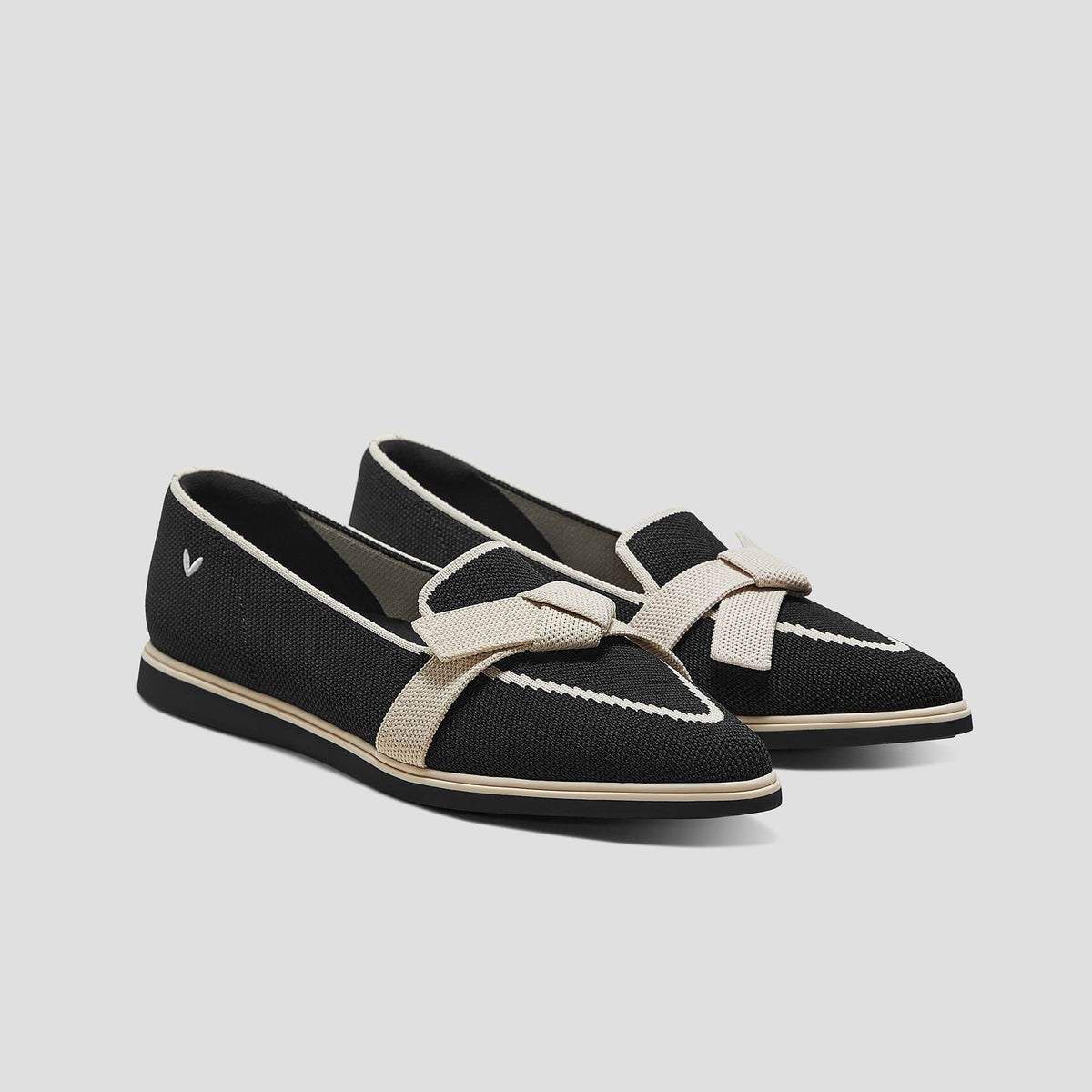 [Valentina] 撥水加工 ポインテッドトゥ リボン付き ローファー