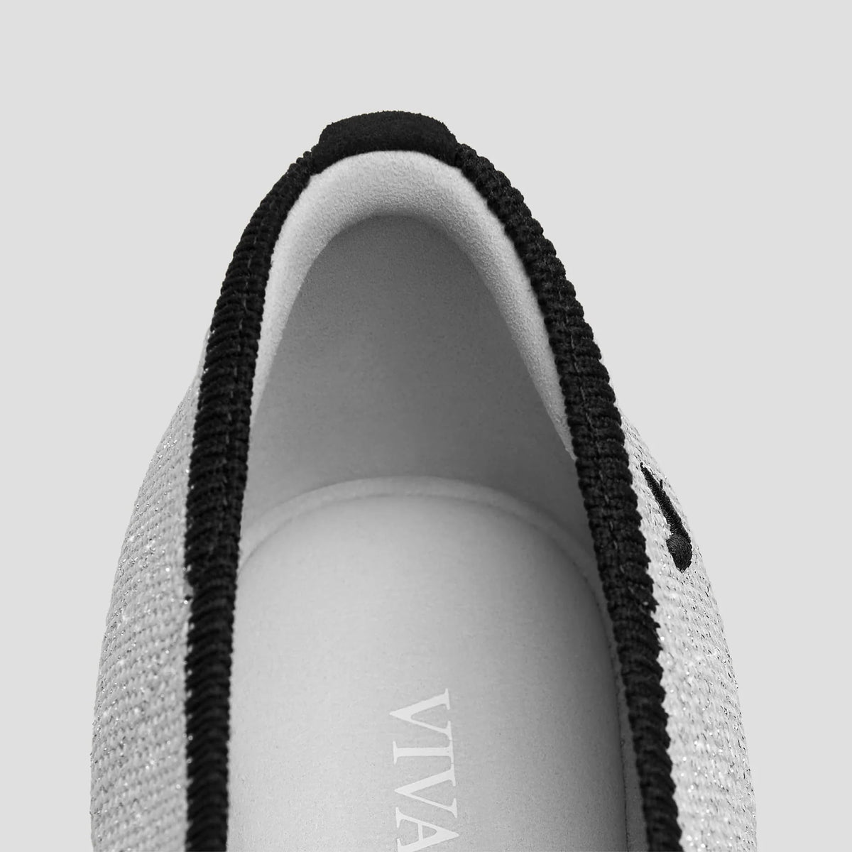 [Nelly] AdaptAll™ アーモンドトゥ フラット
