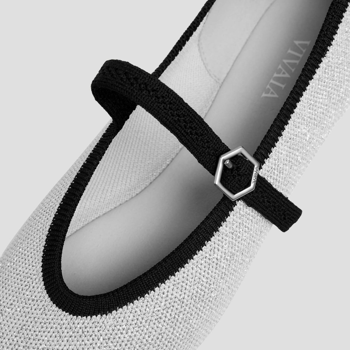 [Nelly] AdaptAll™ アーモンドトゥ フラット